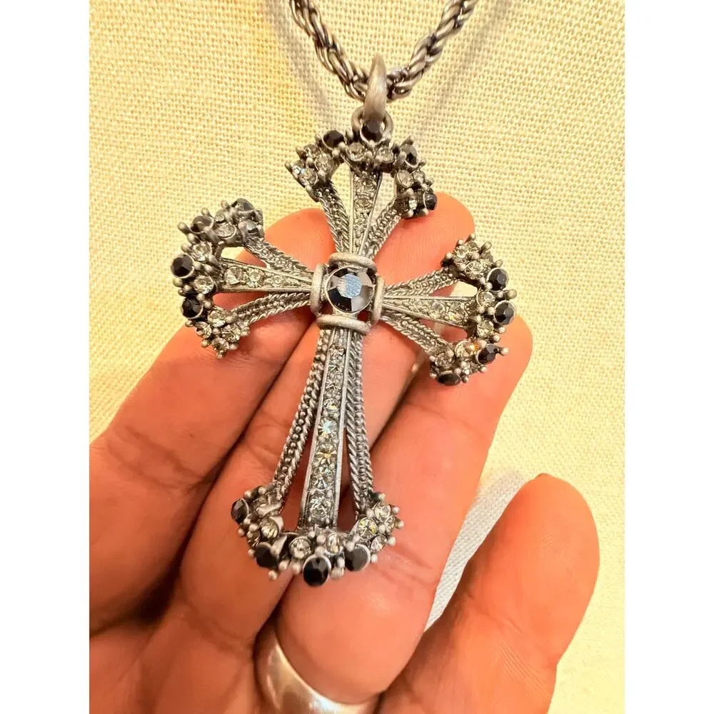 Vintage Silver Tone Black Rhinestone Cross Necklace 16”